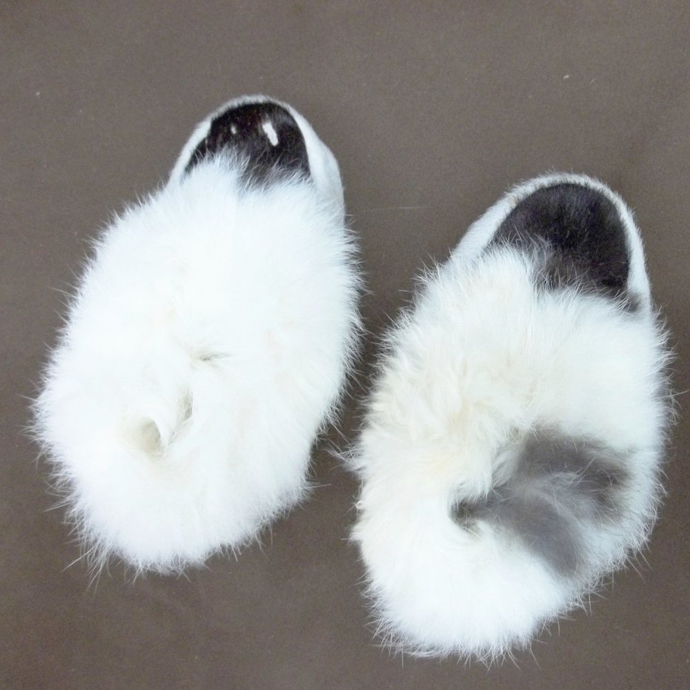 Vintage Alaskan Intuit crafted fur and leather toddler slippers size 8.5   c1999